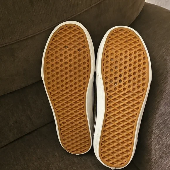 Vans Off The Wall Sneakers - Picture 5 of 8